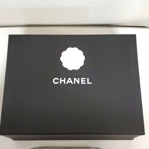 Chanel gift box